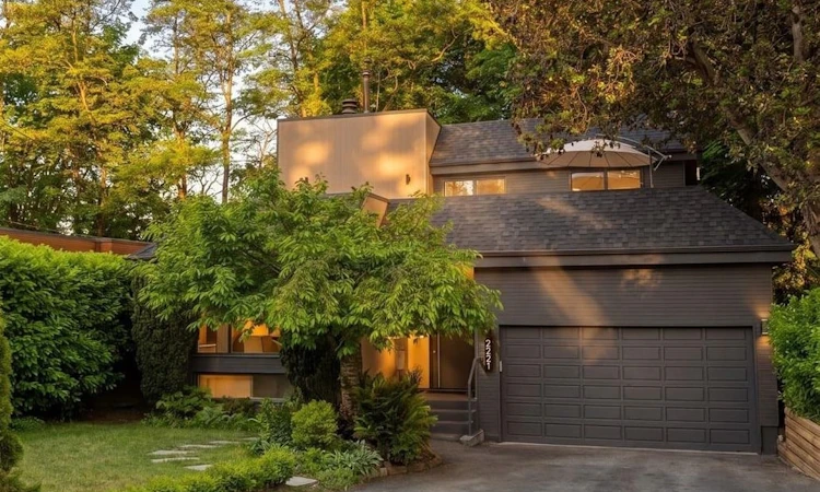 2221 Bowser Avenue