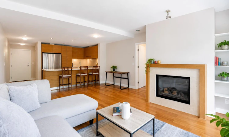 107-6015 Iona Drive