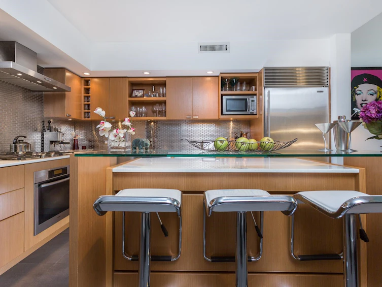104-1168 Richards Street, Vancouver, BC, V6B 3E6