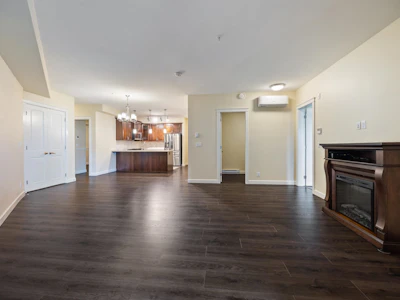 408-20376 86 Avenue - 2