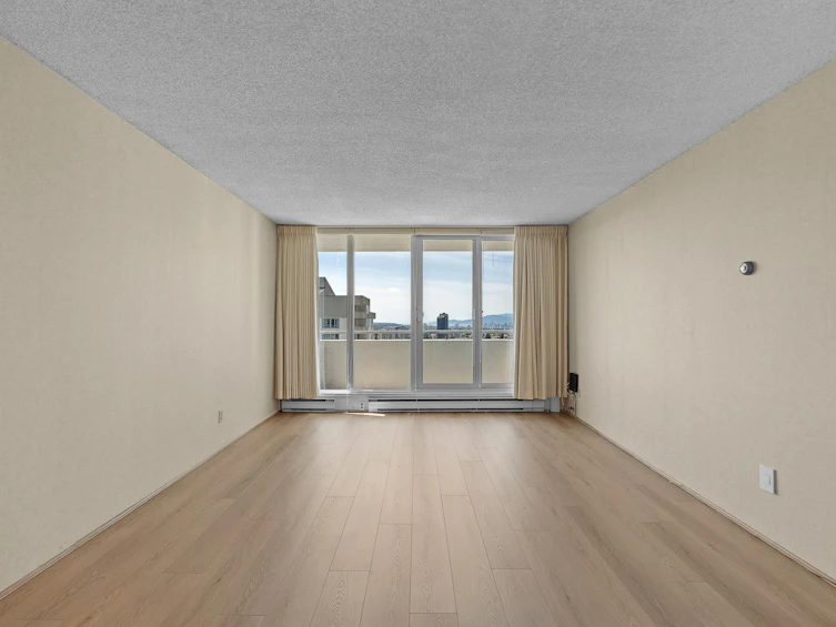 2001-5645 Barker Avenue, Burnaby, BC, V5H 3Z5 - 3