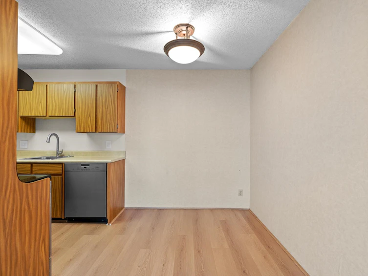 2001-5645 Barker Avenue, Burnaby, BC, V5H 3Z5 - 11