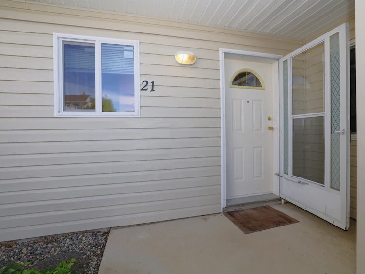 21-5610 Trail Avenue, Sechelt, BC, V7Z 0H8 - 3