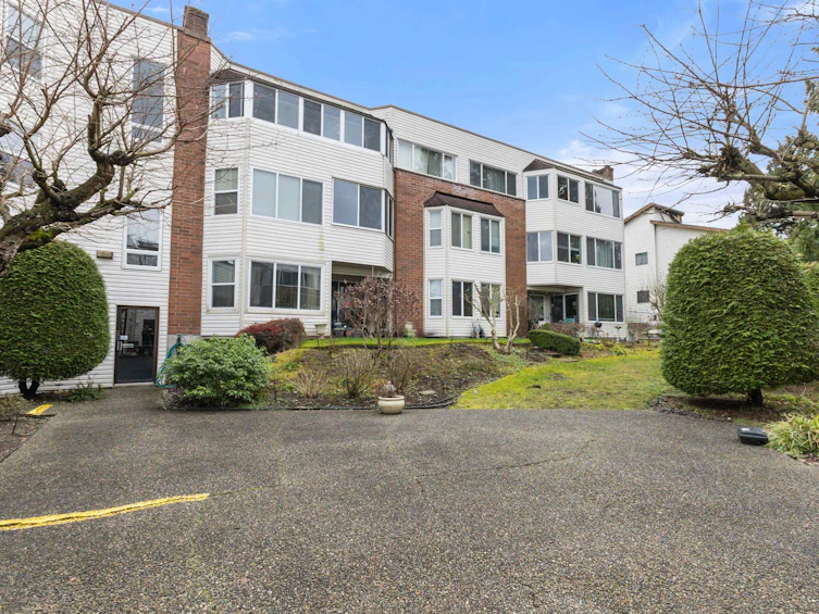 302-32098 George Ferguson Way, Abbotsford, BC, V2T 2K6 - 2