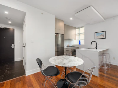303-988 Richards Street - 3