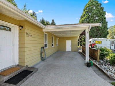 20782 52 Avenue - 3