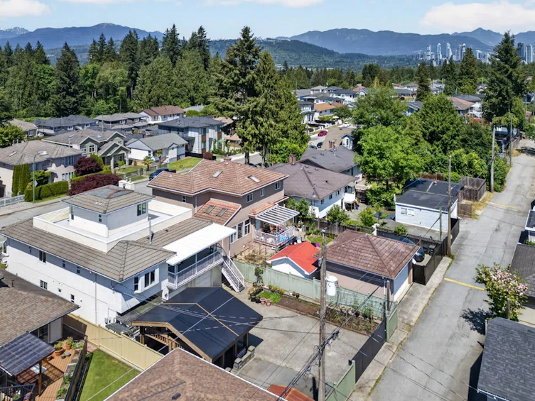 8026 18th Avenue, Burnaby, BC, V3N 1J8 - 37