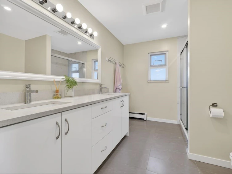 8026 18th Avenue, Burnaby, BC, V3N 1J8 - 17