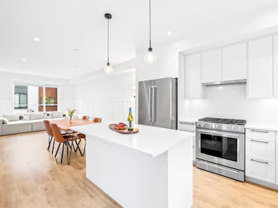 18-19897 75a Avenue - 2