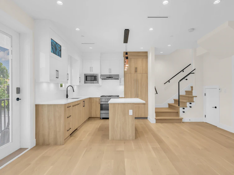 1620 E 53rd Avenue, Vancouver, BC, V5P 3H7 - 4