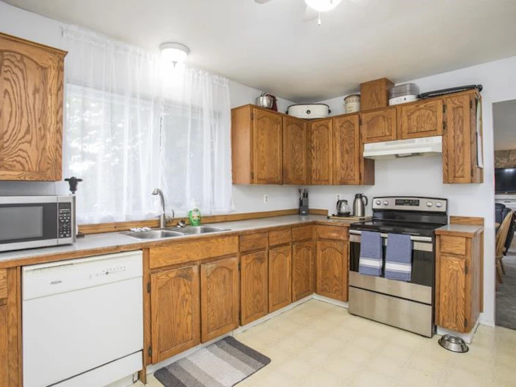 20118 Ospring Street, Maple Ridge, BC, V2X 0G5 - 16