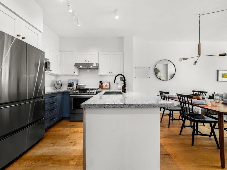 412-2601 Whiteley Court, North Vancouver, BC, V7J 2R7 - 11