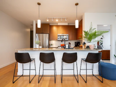 504-400 Capilano Road - 5