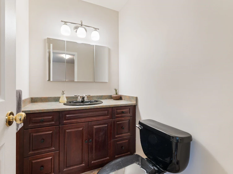 676 Wellington Drive, North Vancouver, BC, V7K 1K7 - 19