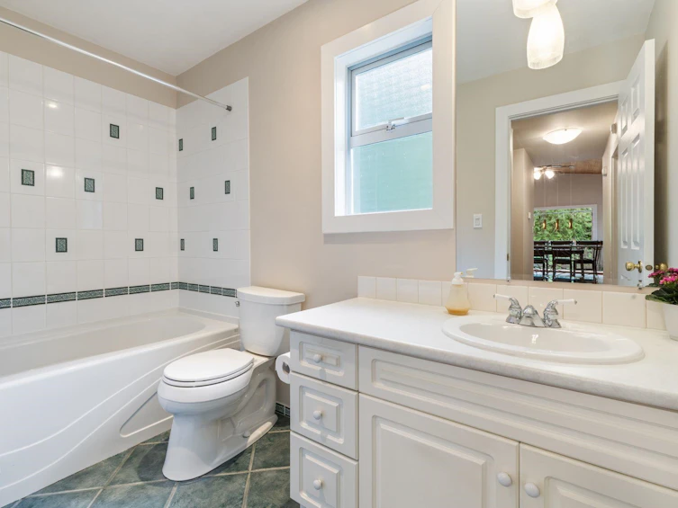 676 Wellington Drive, North Vancouver, BC, V7K 1K7 - 22