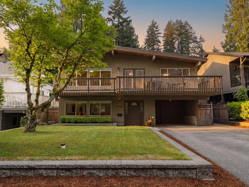 676 Wellington Drive, North Vancouver BC V7K 1K7