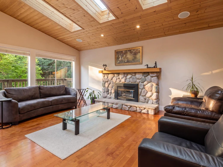 676 Wellington Drive, North Vancouver, BC, V7K 1K7 - 4