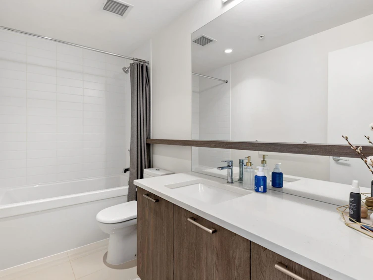 211-625 E 3rd Street, North Vancouver, BC, V7L 1G6 - 16