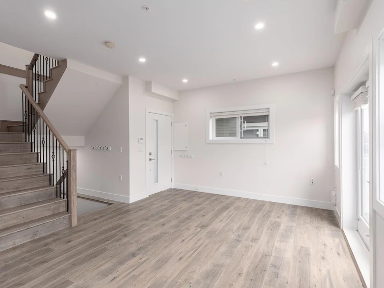 2255 E 35th Avenue, Vancouver, BC, V5P 1C1 - 14