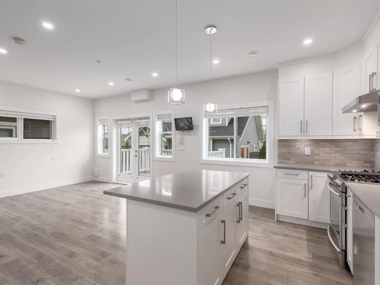 2255 E 35th Avenue, Vancouver, BC, V5P 1C1 - 10