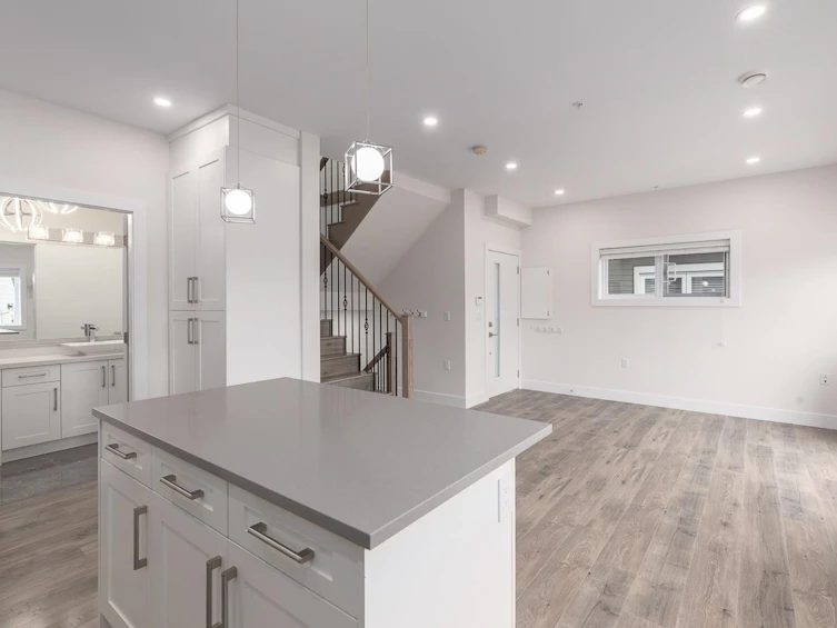 2255 E 35th Avenue, Vancouver, BC, V5P 1C1 - 12