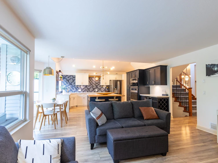 10471 Slatford Street, Maple Ridge, BC, V2W 1V8 - 10