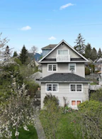 444 E 6th Street