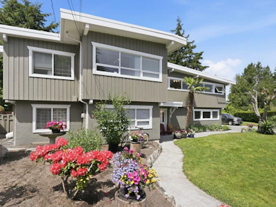 1679 58 Street - 3