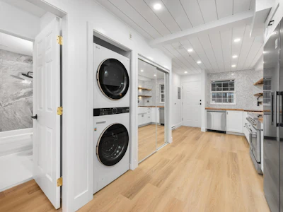 318-2238 Kingsway - 4