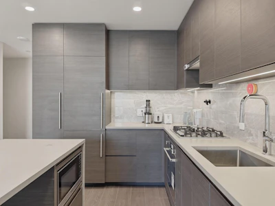 2707-2108 Gilmore Avenue - 4