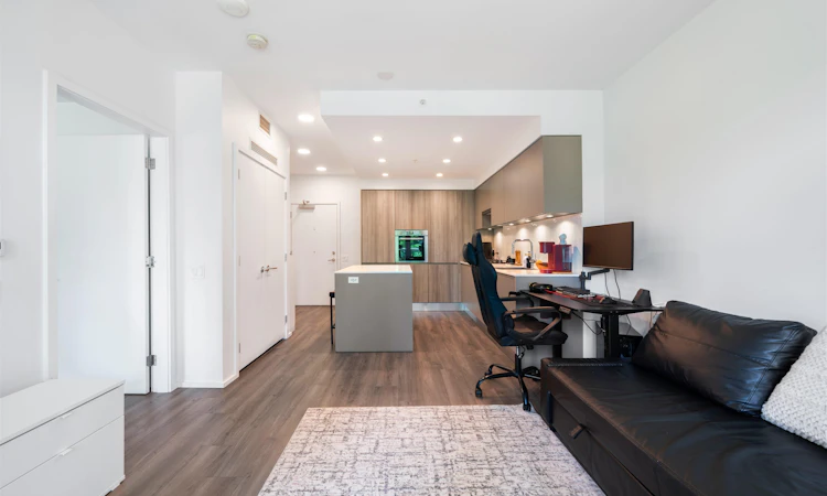 202-3809 Evergreen Place