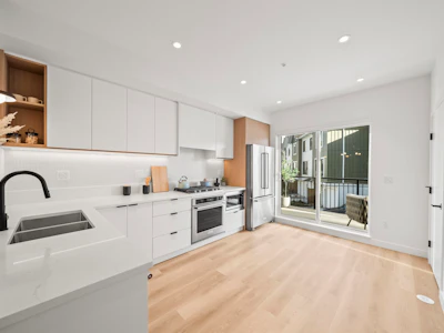 10-388 Duncan Street - 4