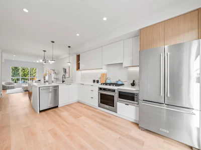 10-388 Duncan Street - 3