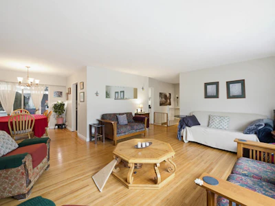 4882 44b Avenue - 4