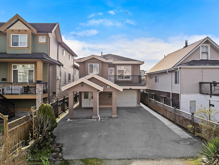 268 Hampton Street, New Westminster, BC, V3M 5L9