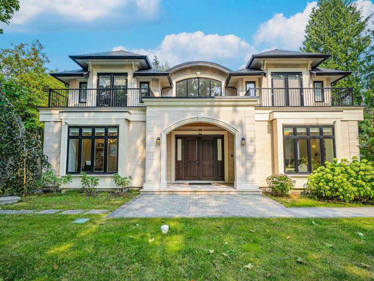 1048 Handsworth Road, North Vancouver, BC, V7R 2A6 - 2