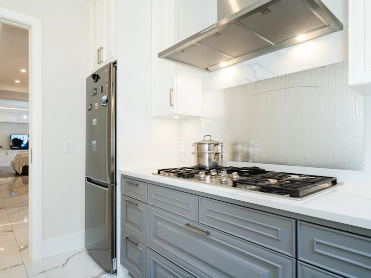 1048 Handsworth Road, North Vancouver, BC, V7R 2A6 - 29
