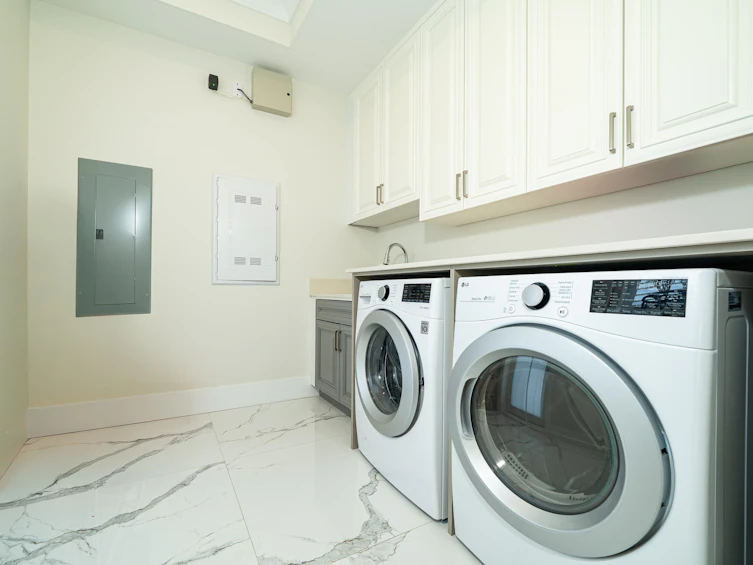 1048 Handsworth Road, North Vancouver, BC, V7R 2A6 - 30