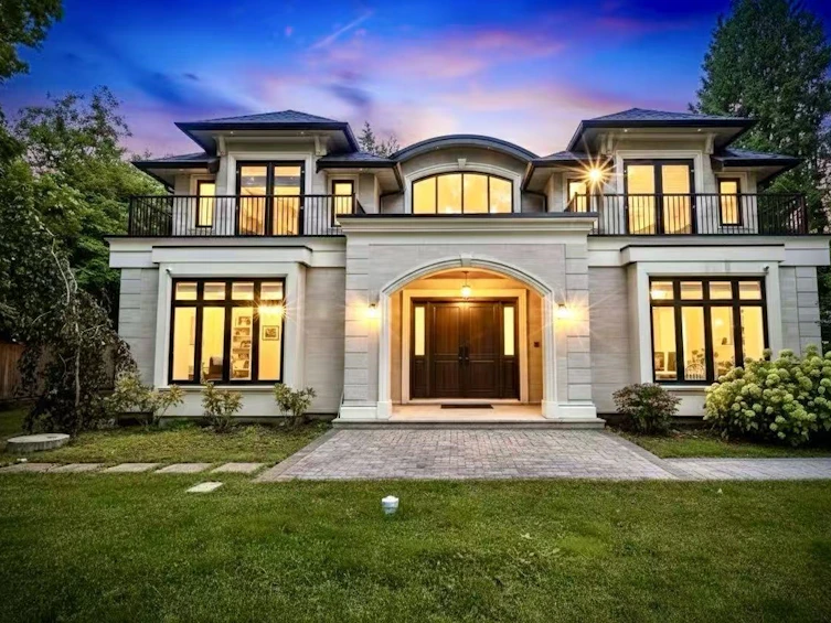 1048 Handsworth Road, North Vancouver, BC, V7R 2A6