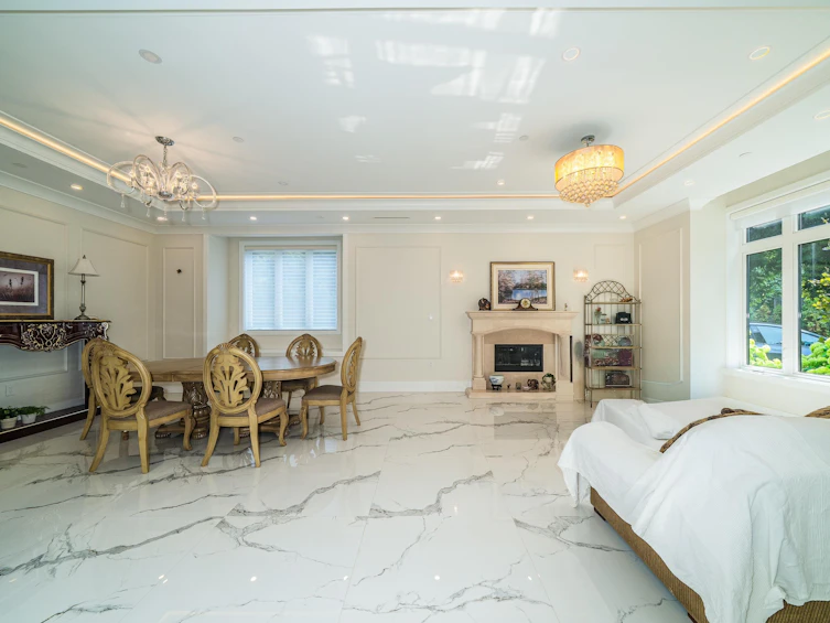 1048 Handsworth Road, North Vancouver, BC, V7R 2A6 - 9