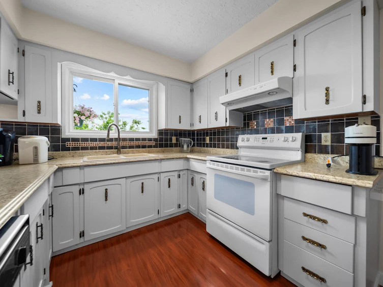 35382 Rockwell Drive, Abbotsford, BC, V3G 2C8 - 18