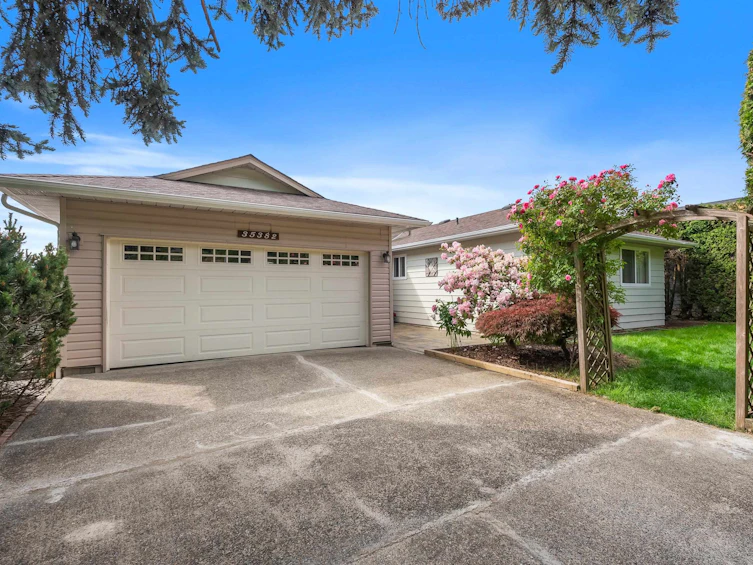 35382 Rockwell Drive, Abbotsford, BC, V3G 2C8 - 2