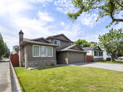 21242 92 Avenue - 2