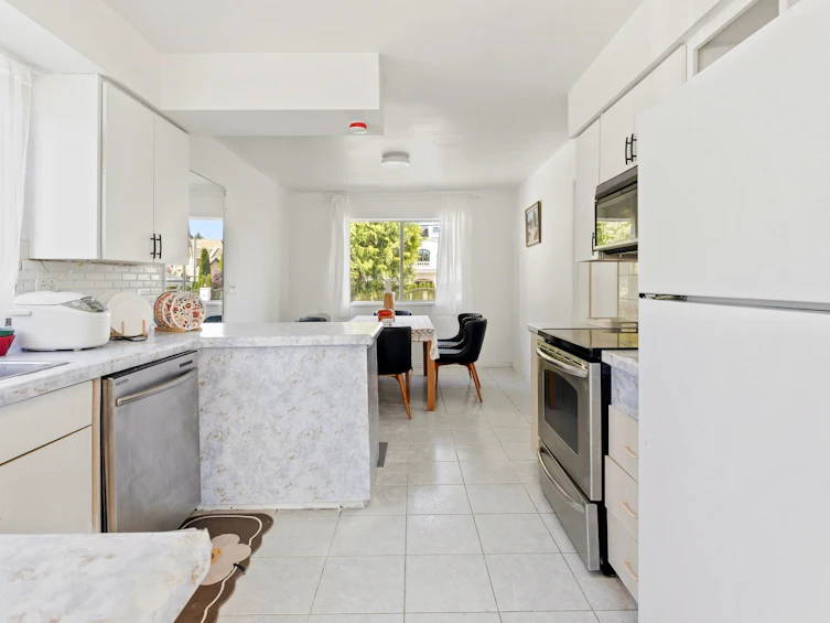 11480 Granville Avenue, Richmond, BC, V6Y 1R6 - 9