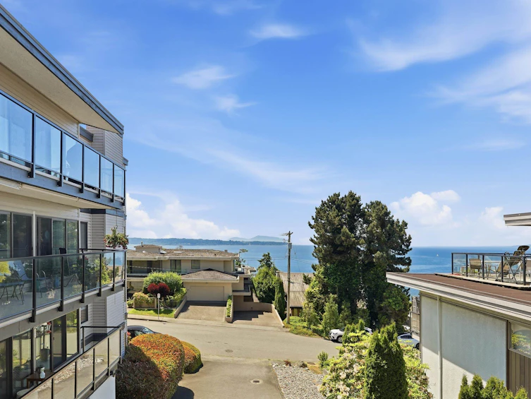 205-15041 Prospect Avenue, Surrey, BC, V4B 2B5 - 2
