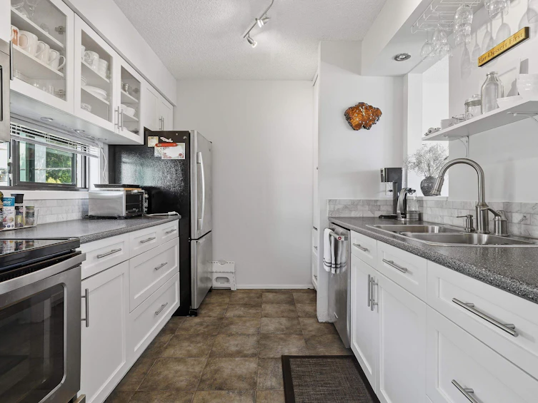 205-15041 Prospect Avenue, Surrey, BC, V4B 2B5 - 14