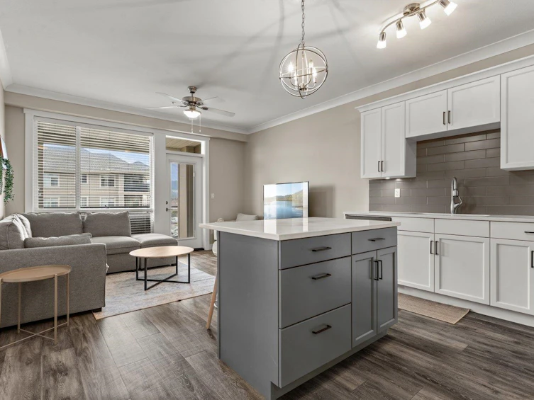 302-45761 Stevenson Road, Chilliwack, BC, V2R 0Y7 - 2