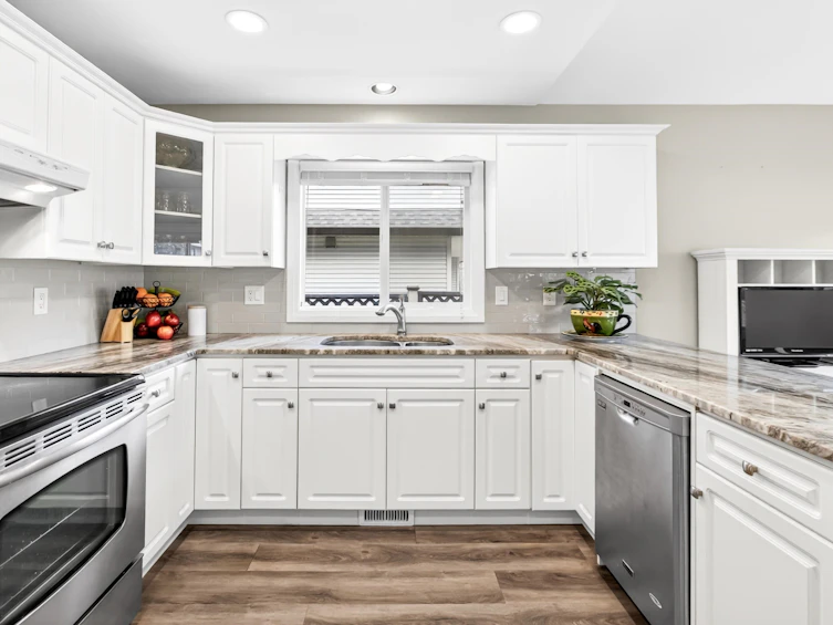 6428 188a Street, Surrey, BC, V3S 8V8 - 8