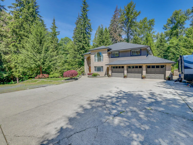 26115 124 Avenue, Maple Ridge, BC, V2W 1C4 - 2