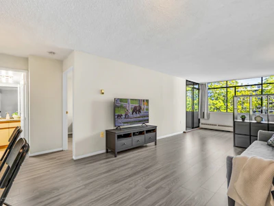 601-6611 Minoru Boulevard - 5